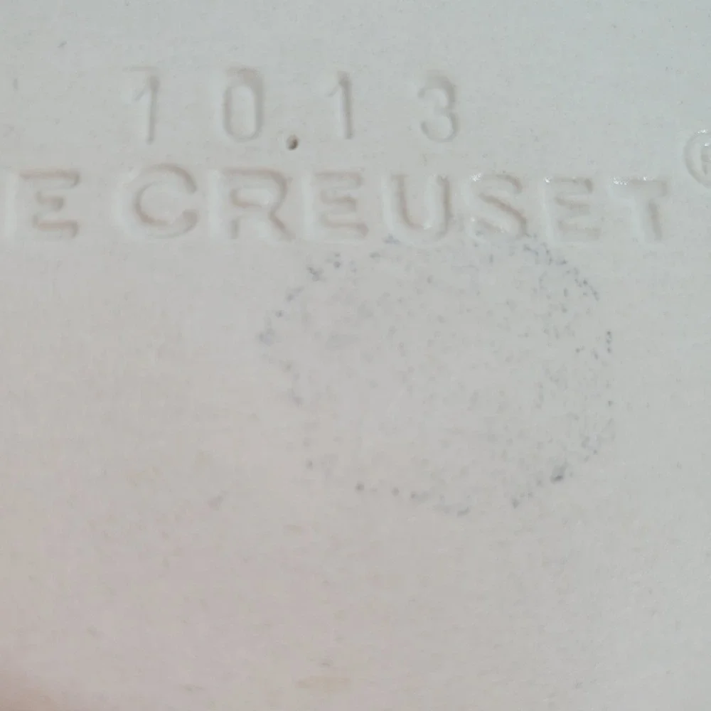 Le Creuset Oval Au Gratin Dish 10in Red Cream Stoneware Baker 10